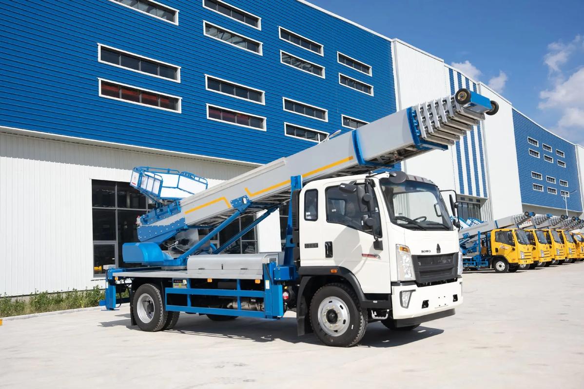 鱼台出租云梯车高空作业车 建筑垃圾搬运