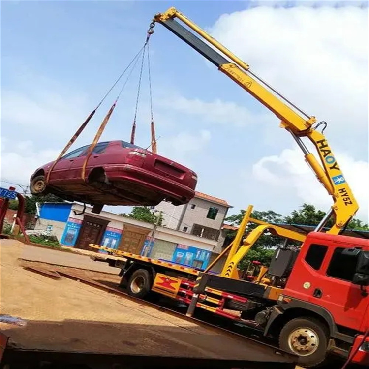 鱼台吊车吊汽车的正确方法